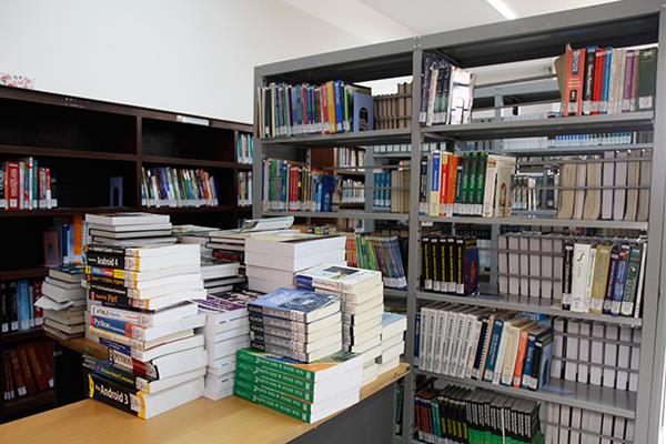 Thư viện với đa dạng đầu sách