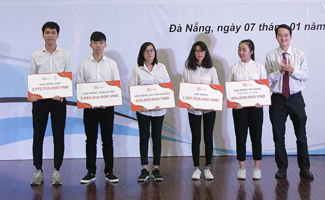 Cơ hội nhận học bổng  TOÀN PHẦN, BÁN PHẦN tại Khoa Khoa học Xã hội và Nhân văn, Đại học Duy Tân