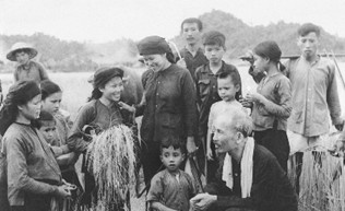 Xây dựng ý thức tôn trọng nhân dân theo tư tưởng, đạo đức, phong cách Hồ Chí Minh