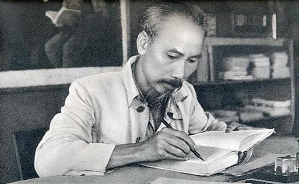 Hoàn cảnh ra đời tác phẩm “Nâng cao đạo đức cách mạng, quét sạch chủ nghĩa cá nhân” của Chủ tịch Hồ Chí Minh